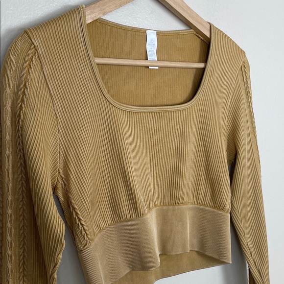 Aerie Ribbed Long Sleeve Crop Top. Size large. Like New - Picture 2 of 6